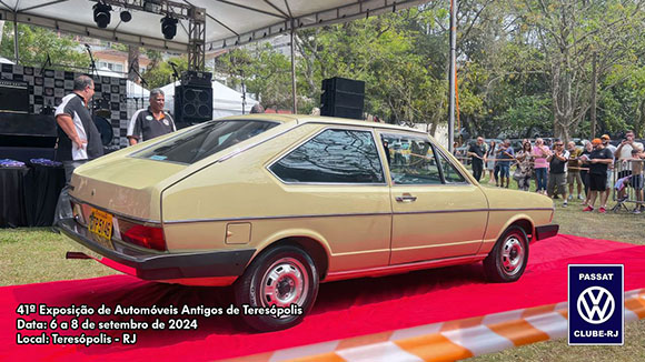 Passat LS 1980 do presidente André Grigorevski, recebe um dos troféus de destaque do evento.